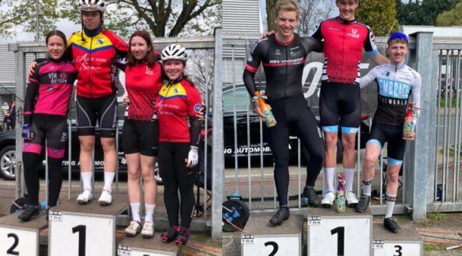 RC Sprinter Waltrop beim Rennsonntag in Bochholt - Jan Albrecht und Meike Stein bei der Siegerehrung