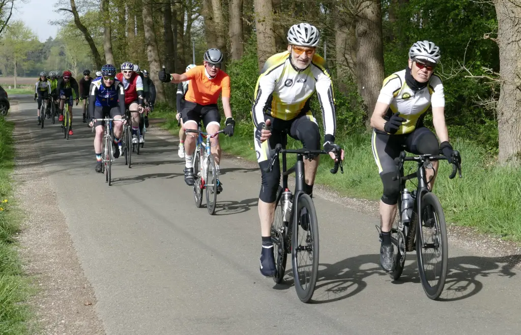 Eine Gruppe von Radsportlern bei der Oster-RTF des RC Sprinter Waltrop