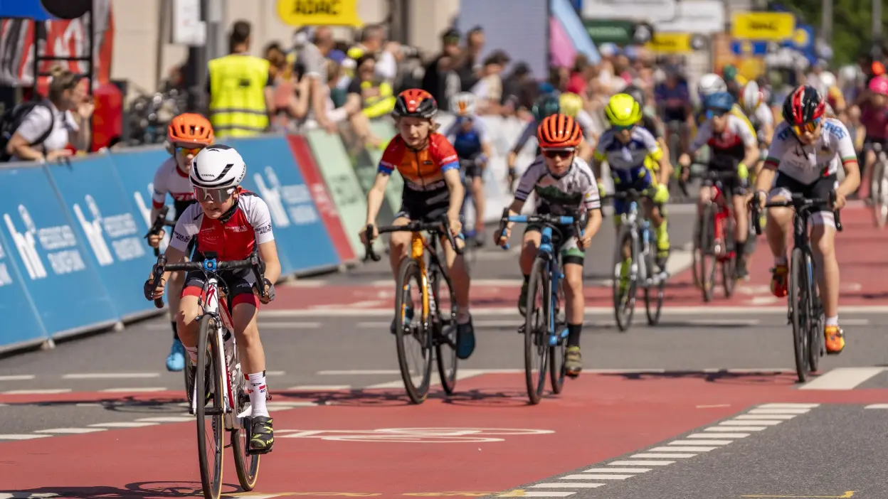 Eschborn-Frankfurt - Süwag Energie Nachwuchs-Cup - Oliver Haardt beim Start des Rennens
