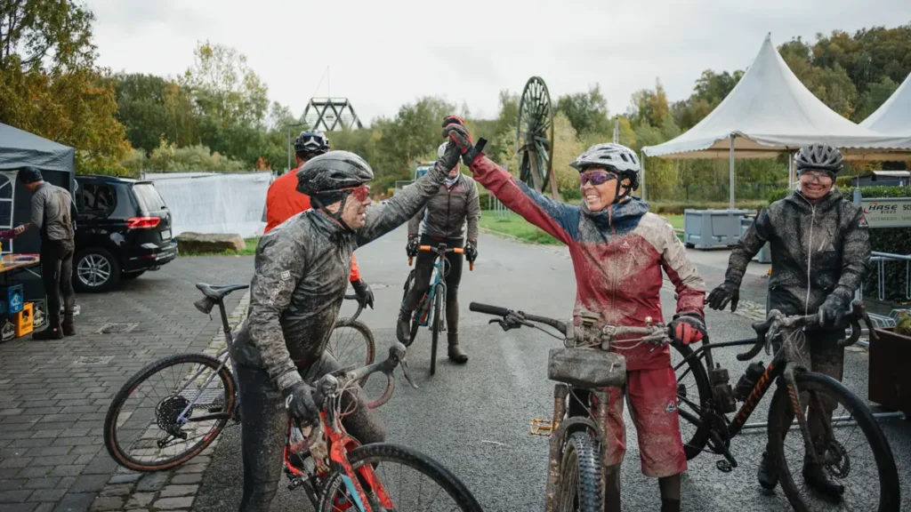 RC Sprinter Waltrop - 5. Auflage der Gravel-CTF "Für eine Hand voll Schotter" - Begeisterte Gravelbiker im Ziel bei Hase Bikes